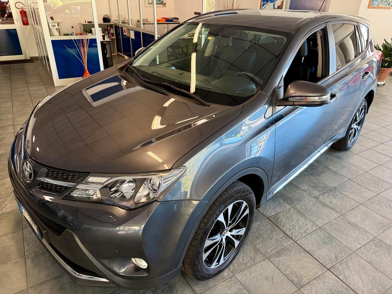Toyota RAV 4 RAV4 2.2 D-CAT 4X4 CAMBIO AUTOMATICO GANCIO TRAINO WHITE EDITION