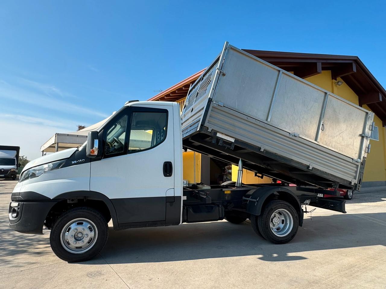 IVECO DAILY RIBALTABILE TRE LATI EURO6 - COME NUOVO