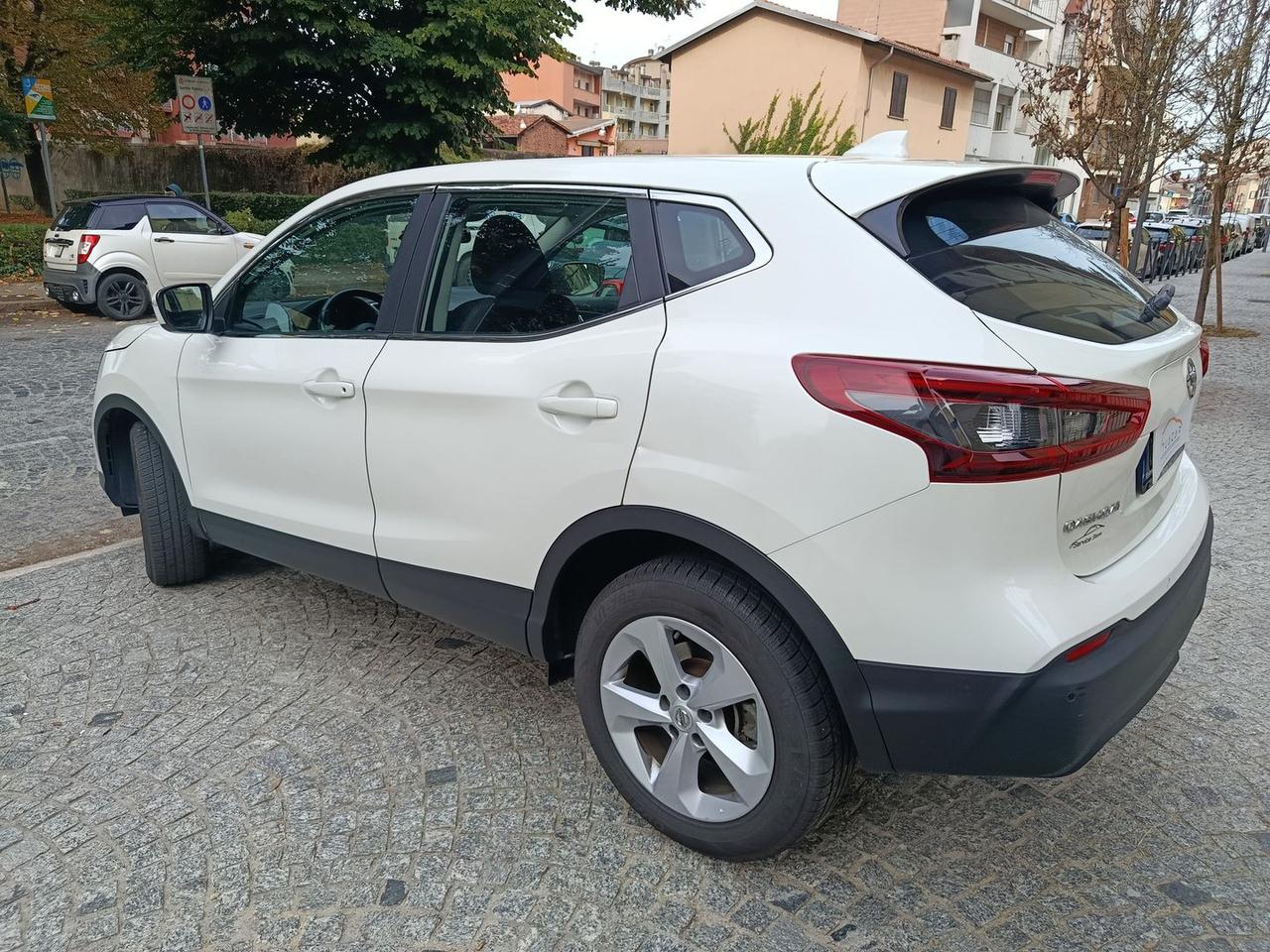 Nissan Qashqai 1.3 DIG-T Business #6833