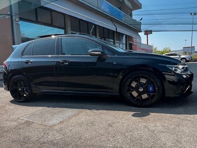 Volkswagen Golf VIII 2.0 tsi R 4motion 333cv dsg "AKRAPROVIC / TETTO APRIBILE / IQ LIGHT / ...