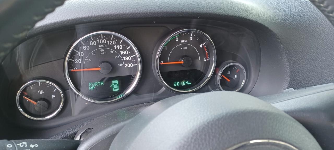 Jeep Wrangler 2.8 CRD DPF Sahara Auto
