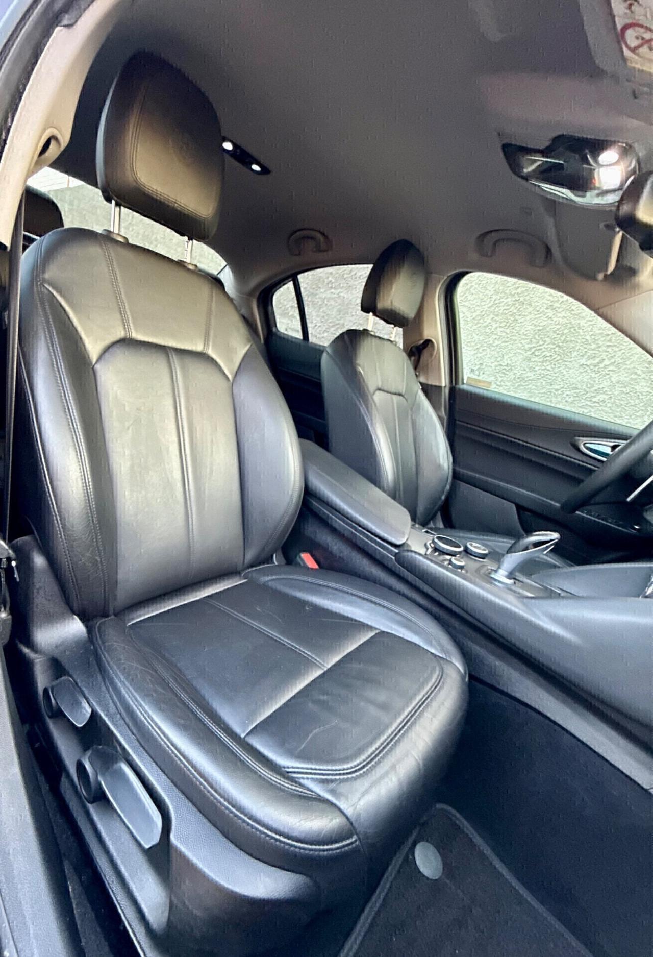 Alfa Romeo Giulia 2.2 TD 180 CV,LED+Xeno,Navi,Retrocam.,Pelle,ecc.