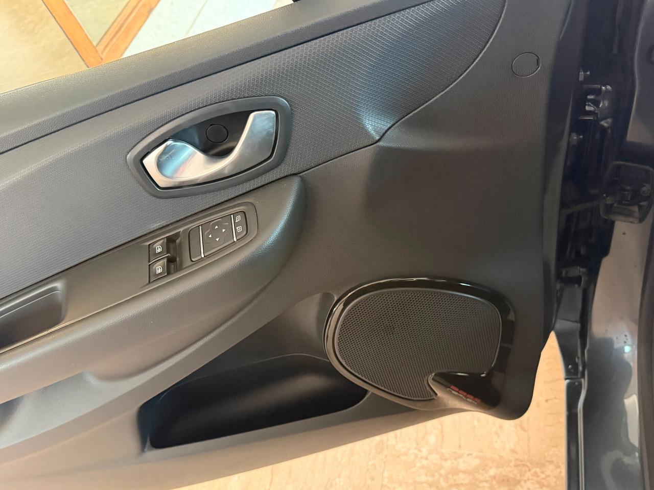 Renault Clio 1.5 DCI 90 cv. ENERGY BUSINESS (Nav)