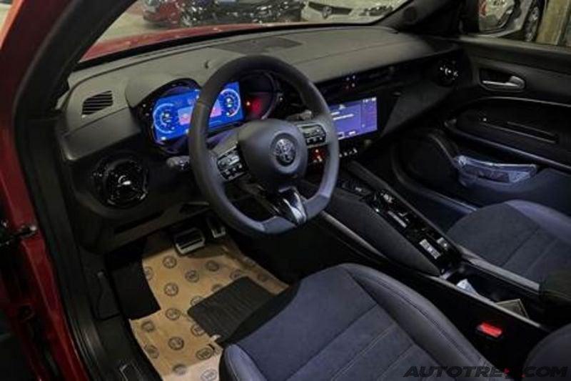 Alfa Romeo Junior Junior 1.2 145 CV Hybrid eDCT6 Intensa + T.A € 25400 DETAX !!