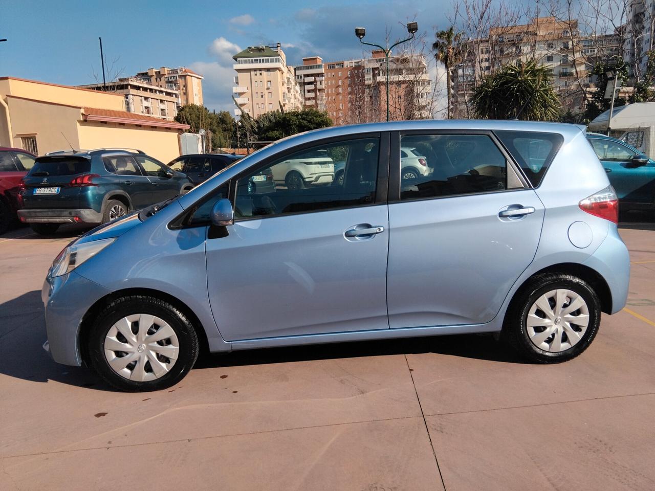 Toyota Verso-S 1.3 MT Active