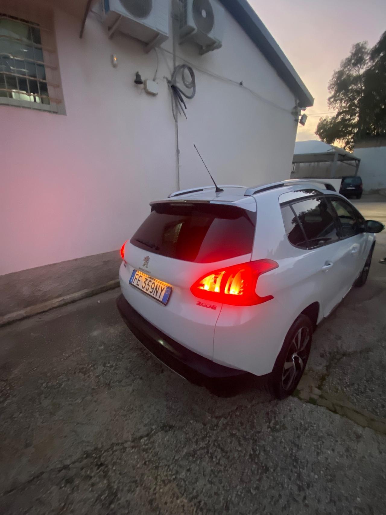 Peugeot 2008 BlueHDi 100 Allure