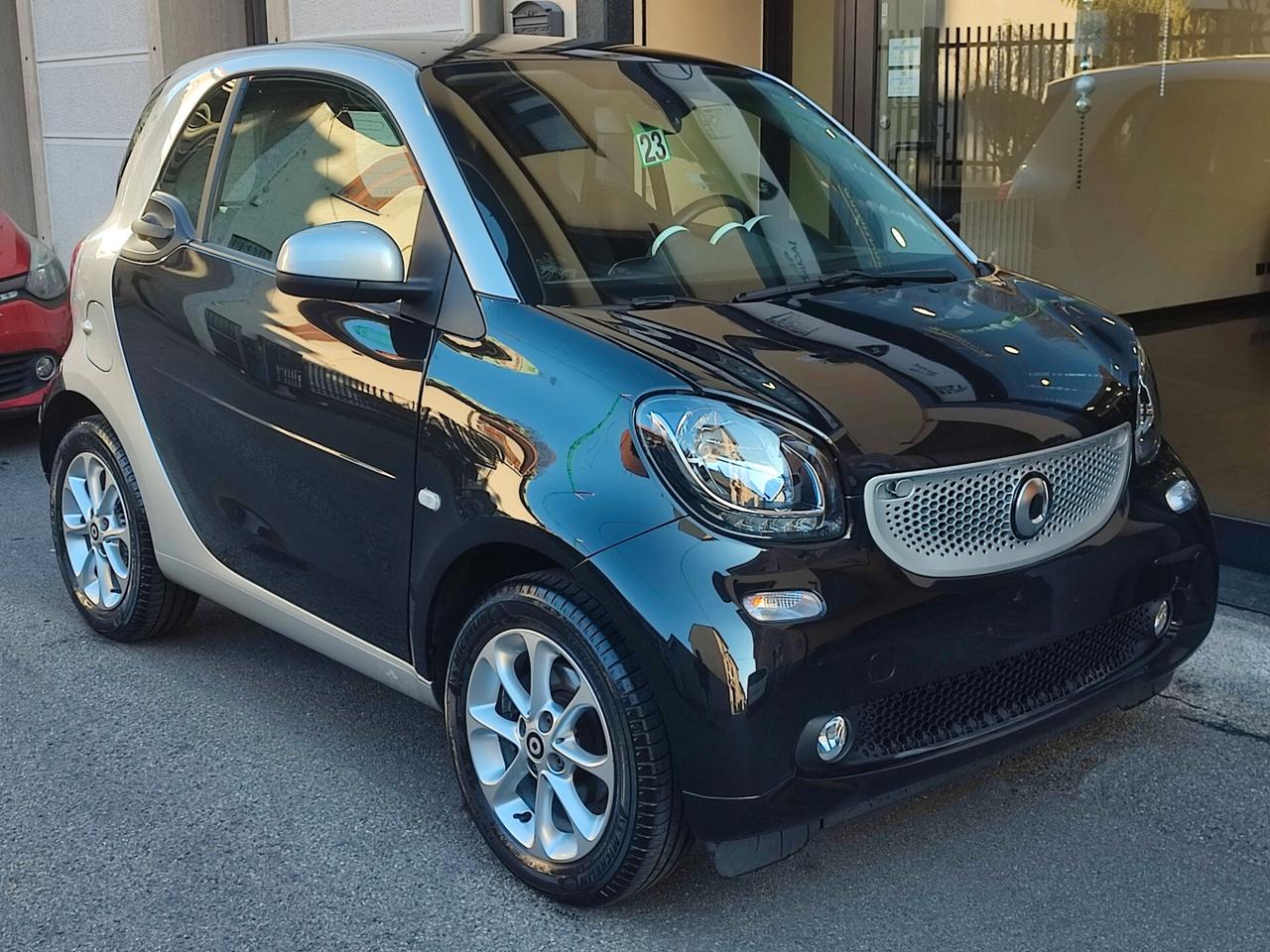 Smart ForTwo 70 1.0 twinamic Navi/Pelle/Panoramico