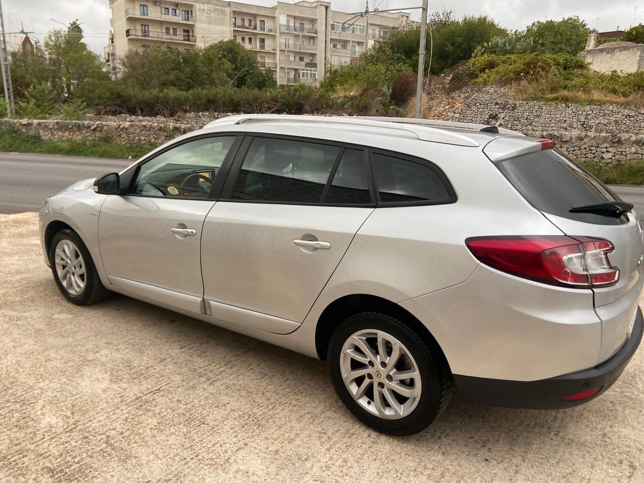 Renault Megane Mégane dCi 110CV EDC SporTour Limited
