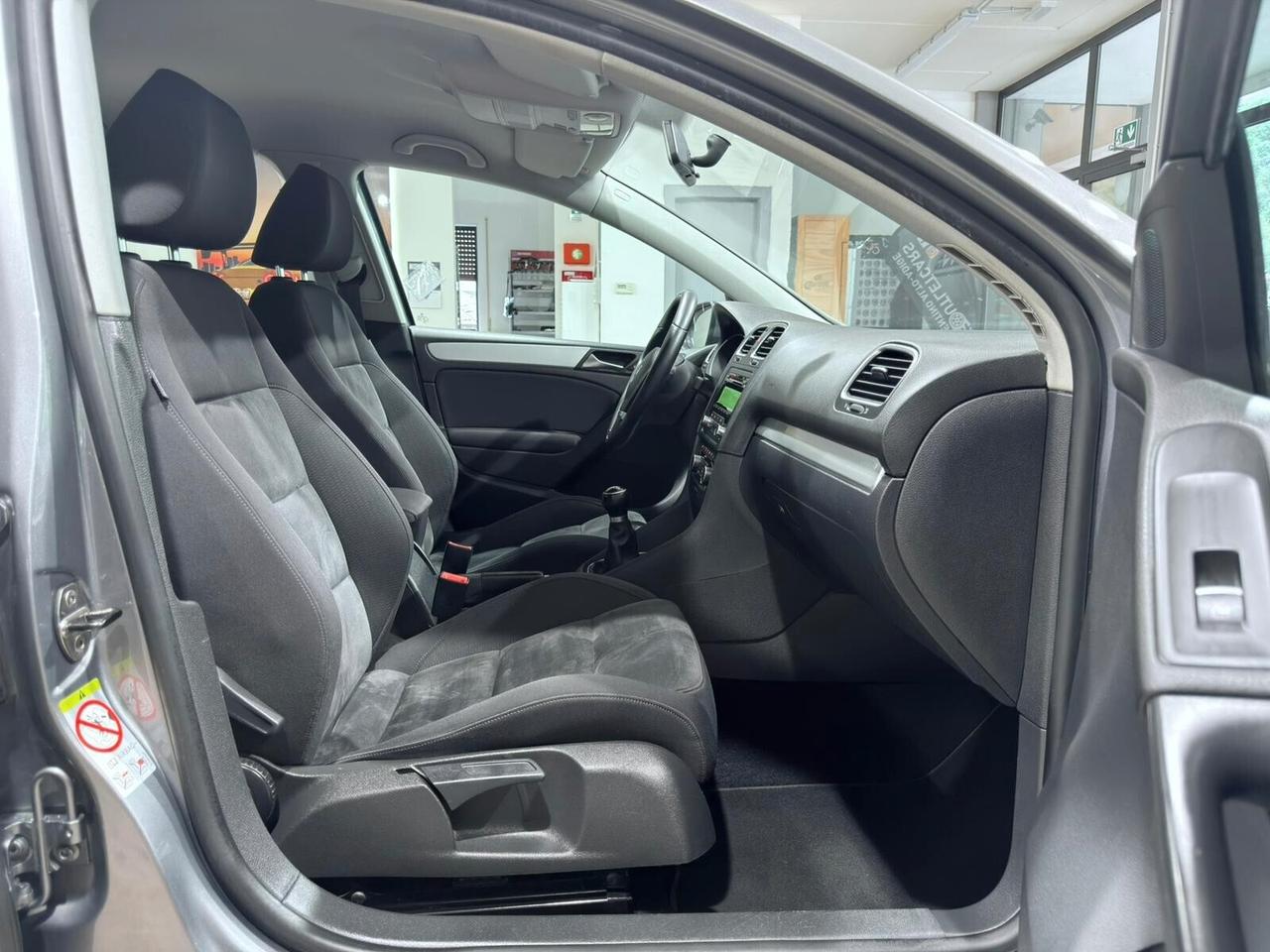 VOLKSWAGEN GOLF 1.6TDI 105CV HIGHLINE 1HANDE