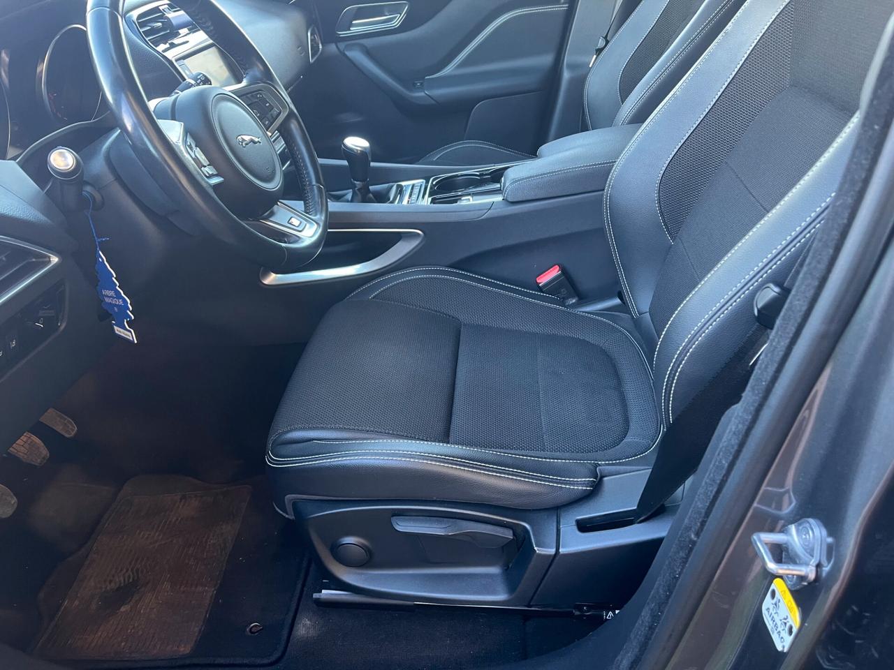 Jaguar F-Pace 2.0 D 180 CV AWD R-Sport