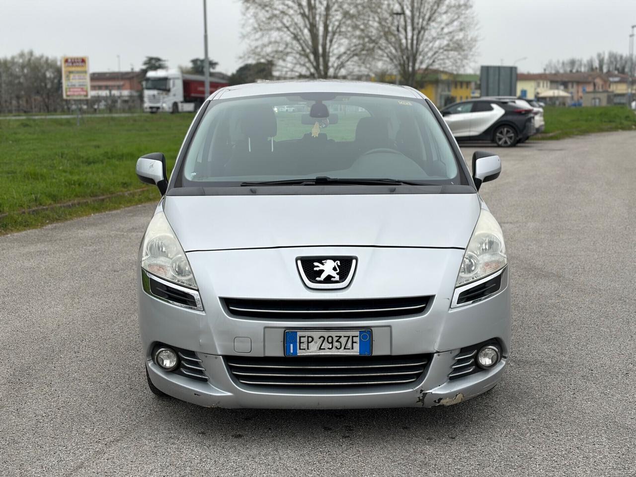 Peugeot 5008 1.6 diesel 2013 7 posti