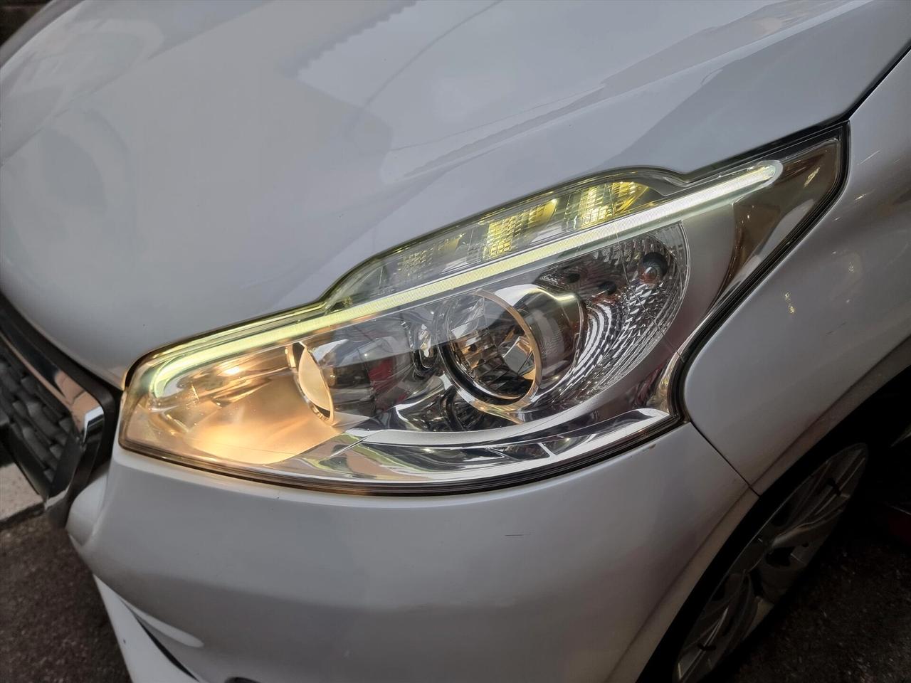 Peugeot 208 PureTech 68 5 porte Access 1.0 BENZ