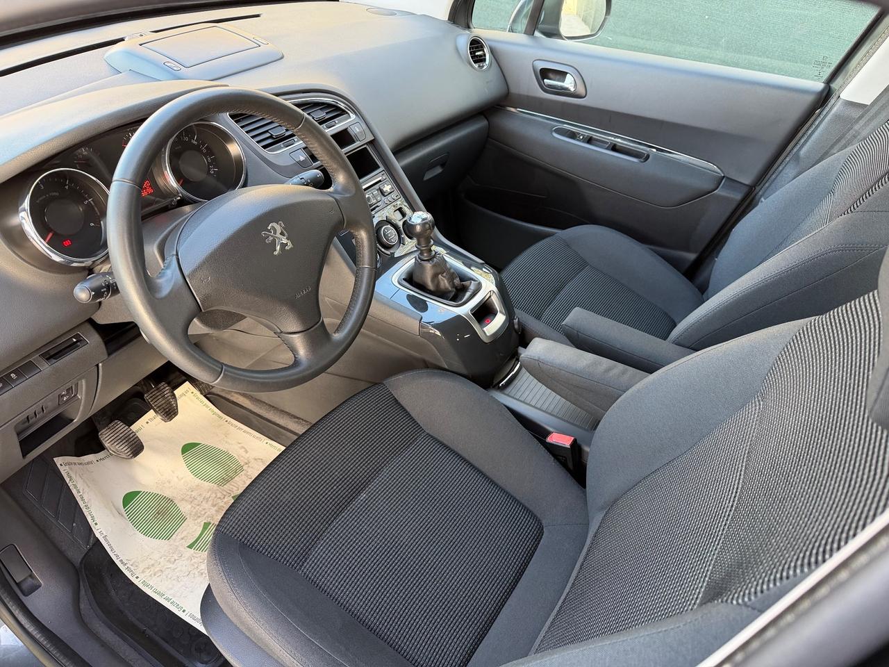 Peugeot 5008 1.6 HDi 115CV 7 POSTI