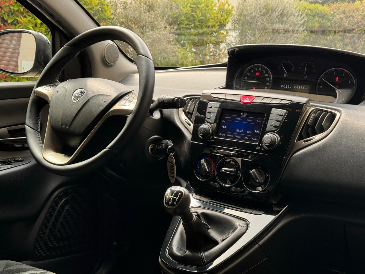 Lancia Ypsilon 1.3 MJT 16V 95 cv 5 porte S&S Platinum 5 posti