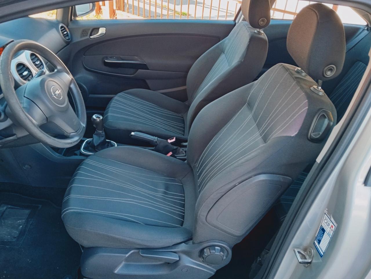 Opel Corsa 1.2 3 porte Easytronic Sport