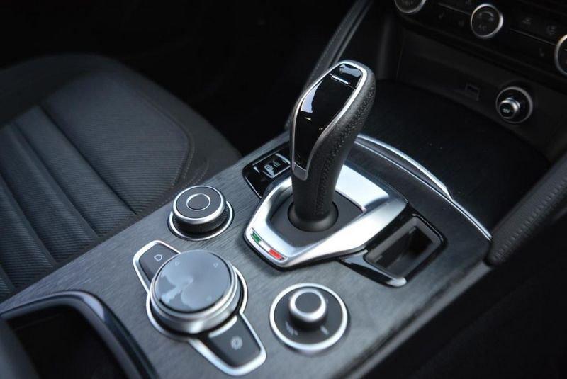 Alfa Romeo Stelvio 2.2 160 cv FARI FULL LED-KM0!