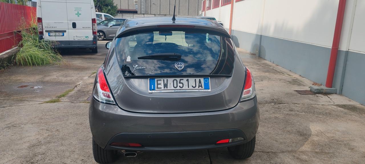 Lancia Ypsilon 1.2 69 CV 5 porte S&S Silver