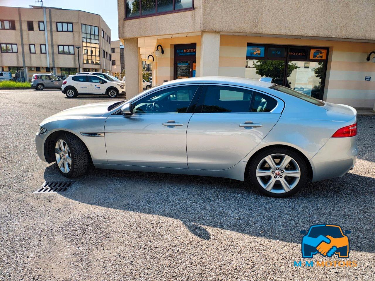 Jaguar XE Berlina XE 2.0d Prestige awd 180cv auto