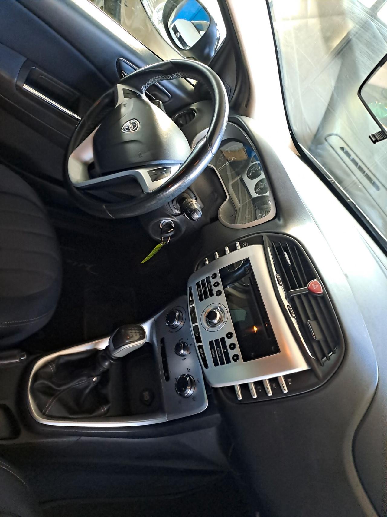 Lancia Delta 1.6 MJT DPF Silver