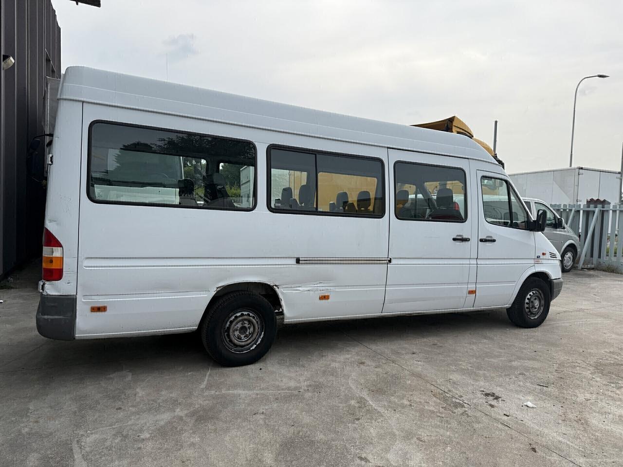 Mercedes-Benz Sprinter 311 CDI/8 POSTI/PULLMINO/PEDANA PER DISABILI/2001