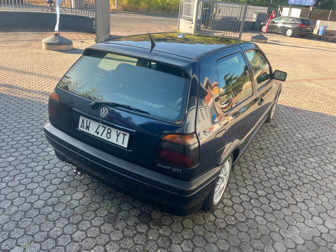 Volkswagen Golf GTI 2.0 16V cat 3 porte