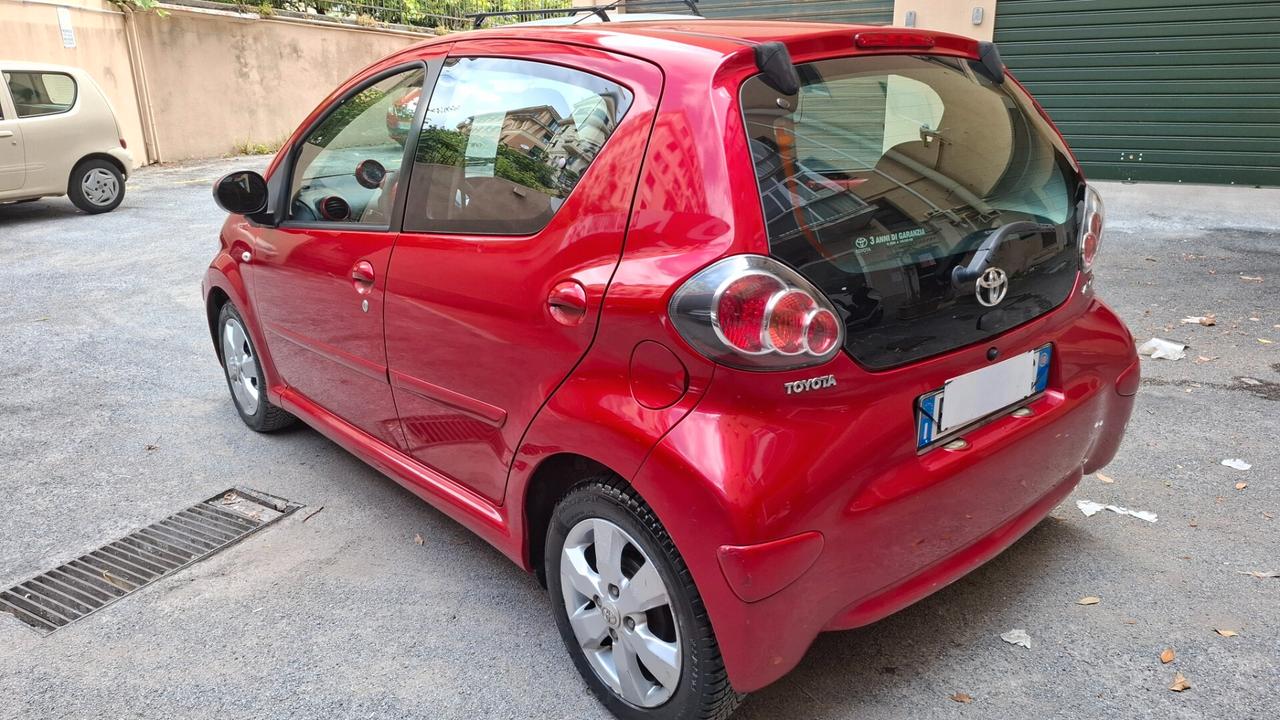 Toyota Aygo 1.0 12V VVT-i 5 porte Now Red Edition