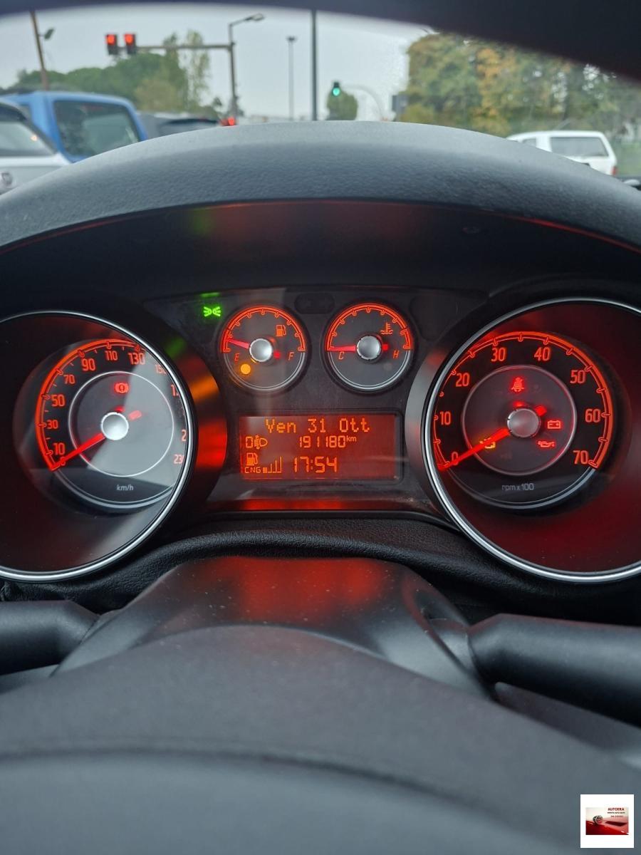 FIAT - Punto - 1.4 8V 5p. Natural Power Easy