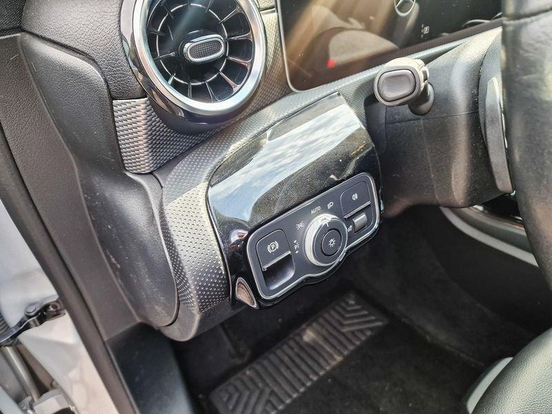 Mercedes-Benz Classe A - W177 2018 A 180 d Sport auto