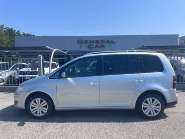 VOLKSWAGEN Touran 7 POSTI 2.0 Highline Ecofuel