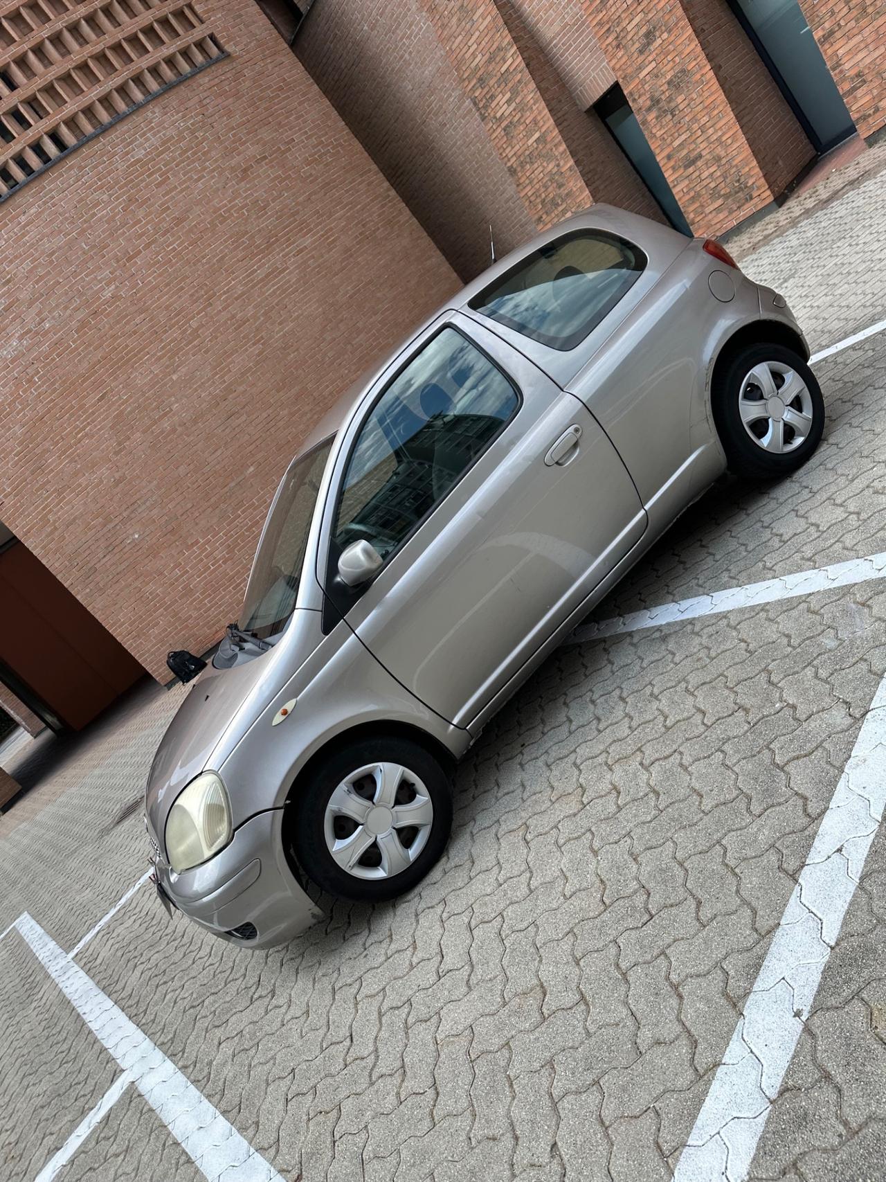 Toyota Yaris Verso 1.3i 16V cat Luna '03