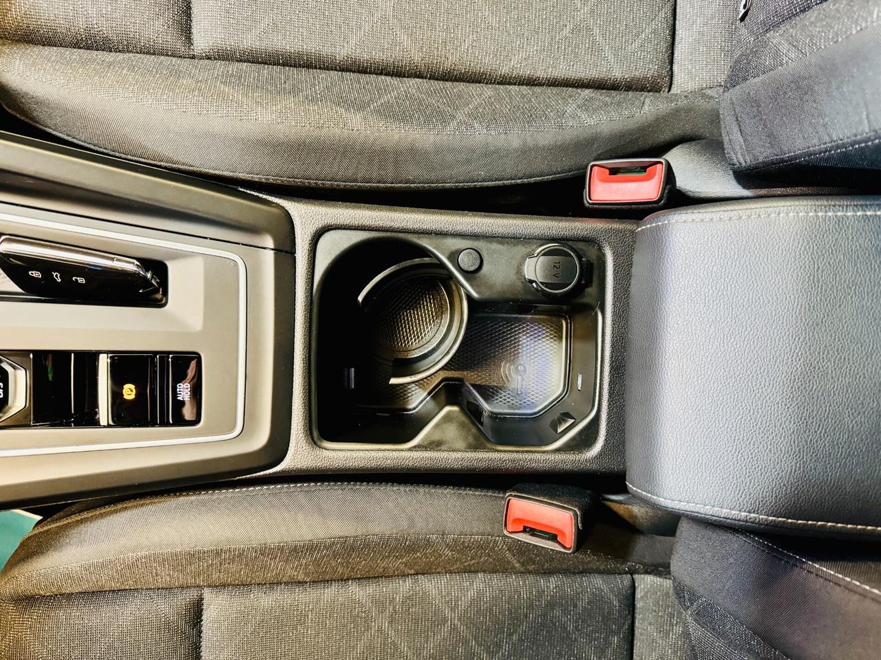 Volkswagen Golf VIII 1.0 eTSI EVO DSG Virtual - Automatica