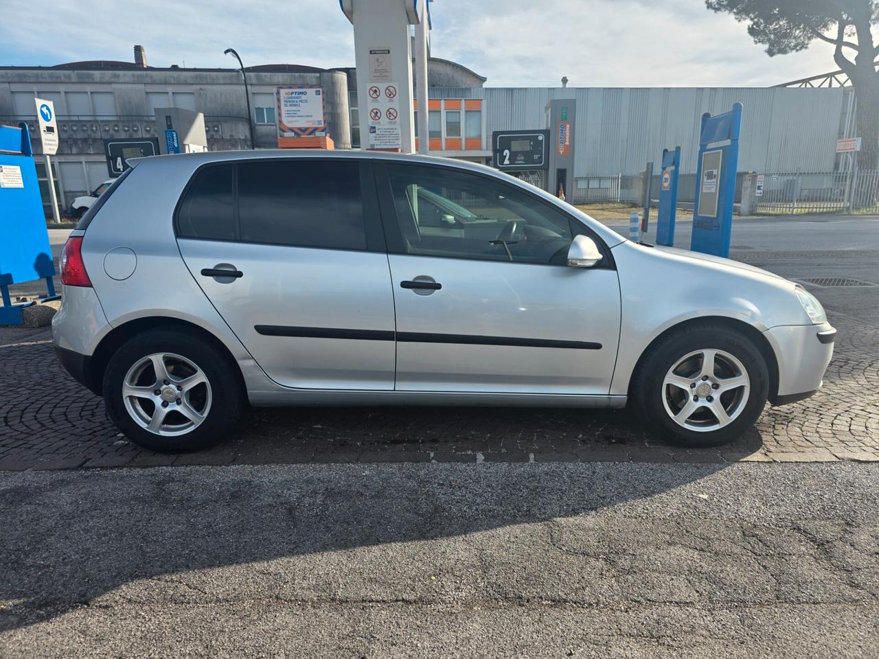 Volkswagen Golf 1.9 TDI 5p. Sportline con 381.000km