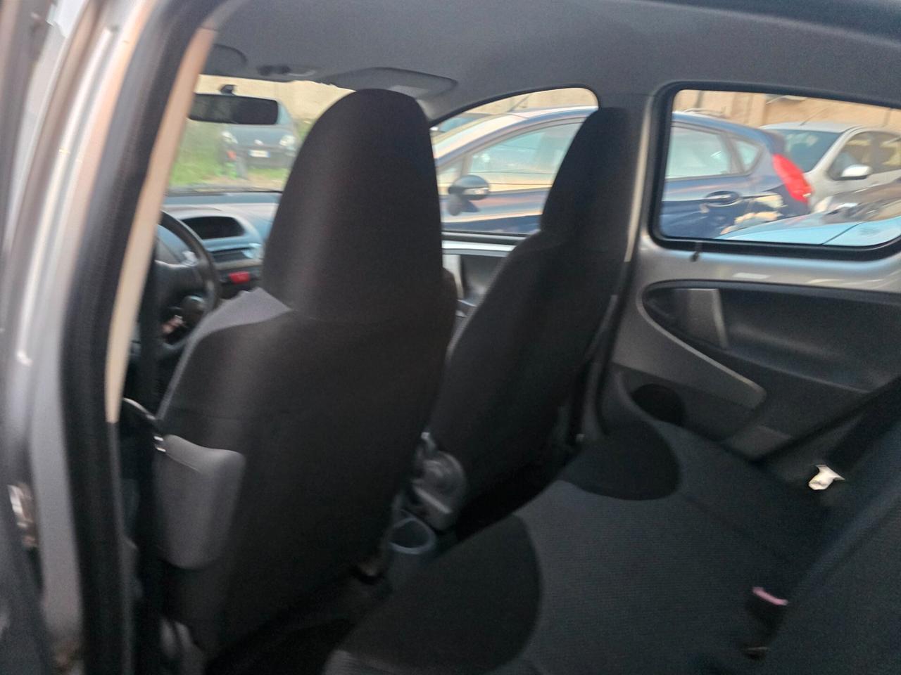 Toyota Aygo 1.0 12V VVT-i 5 porte Sol
