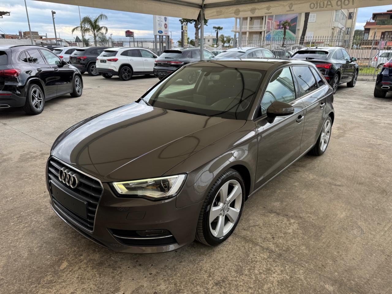 AUDI A3 2.0 TDI S TRONIC DESIGN