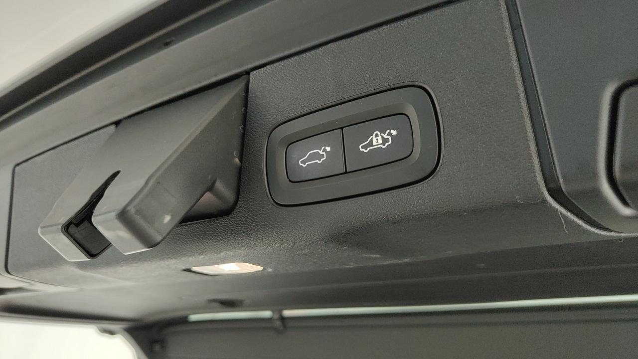 VOLVO XC60 2.0 t6 phev Ultra Dark awd auto