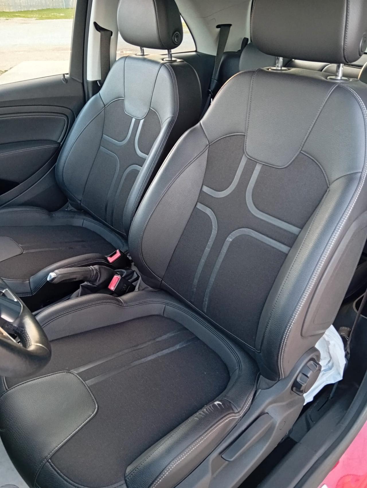 Opel Adam 1.2 70 CV Slam