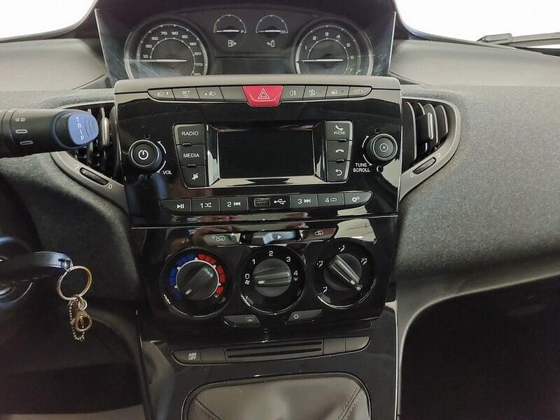 Lancia Ypsilon Ypsilon 1.0 FireFly 5 porte S&S Hybrid Silver