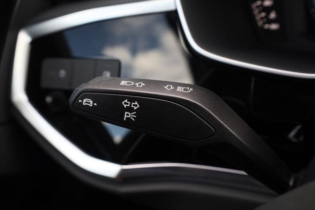 AUDI Q3 35 TFSI S tronic Business Advanced