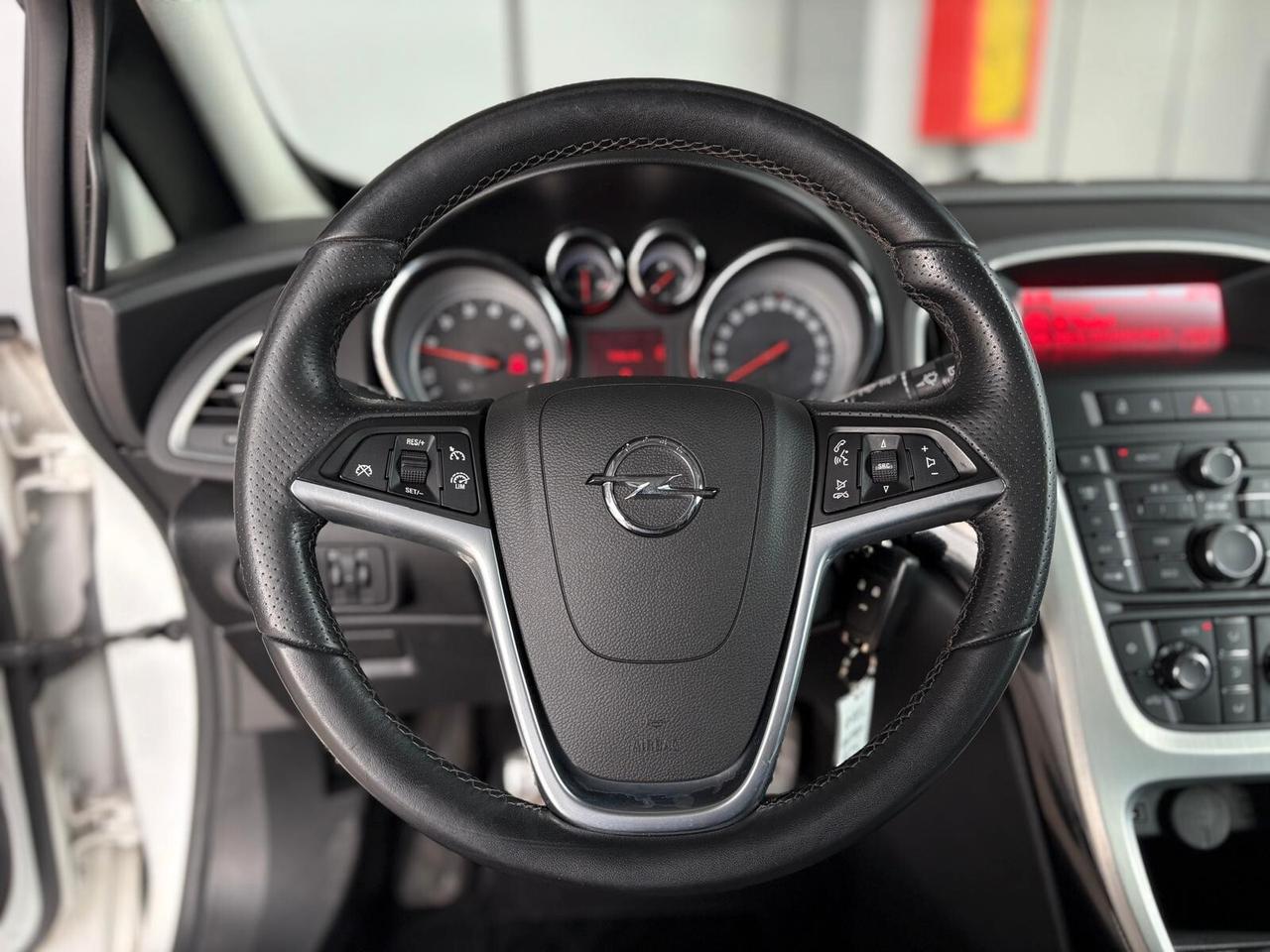 Opel Astra GTC 1.4 Turbo 140CV S&S 3 porte Cosmo