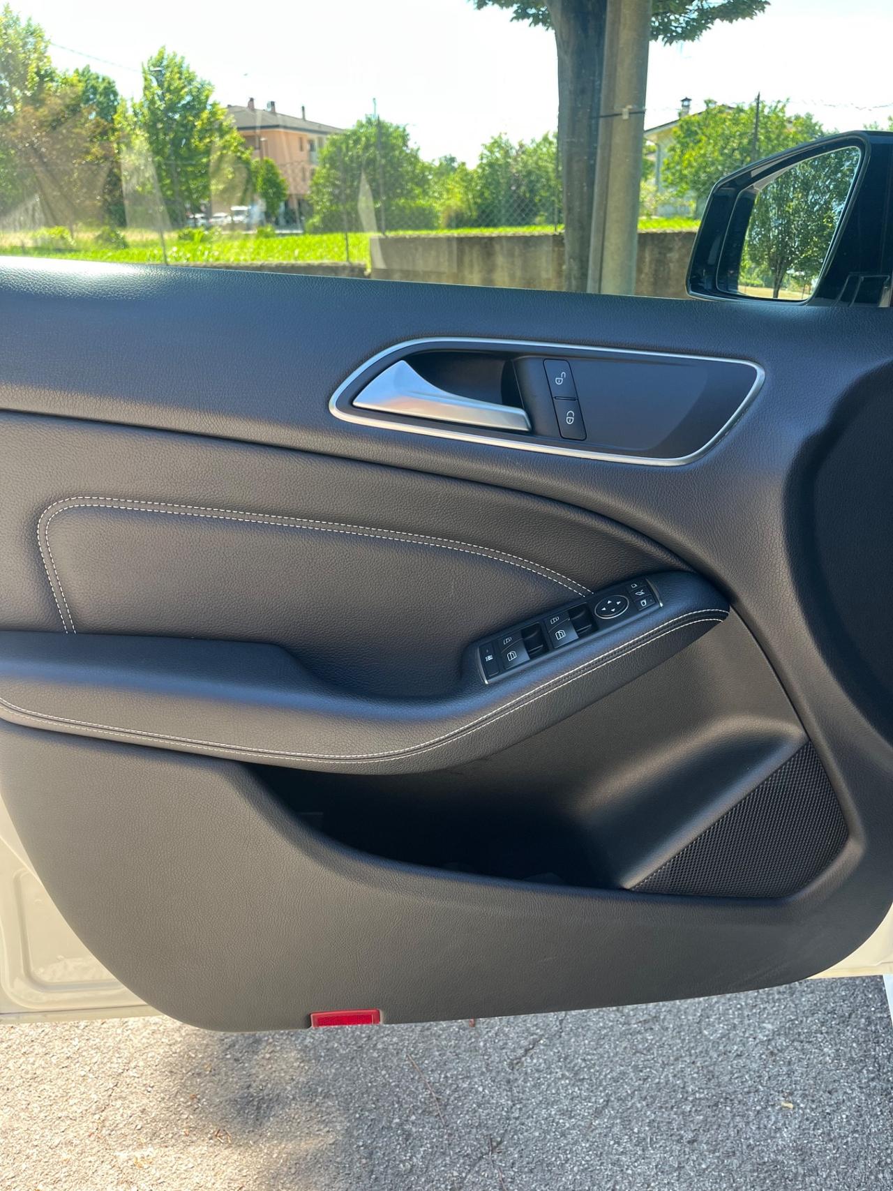 Mercedes-benz B 200 CDI BlueEFFICIENCY Premium