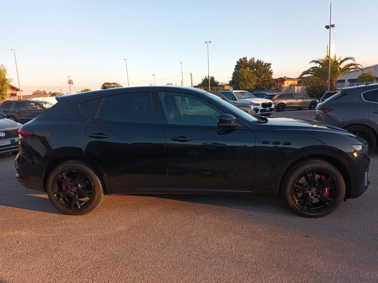 Maserati Levante GRANSPORT BLACK EDITION AFFARE*