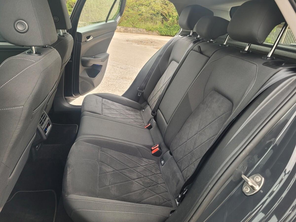 Volkswagen Golf 1.5 TGI DSG Style