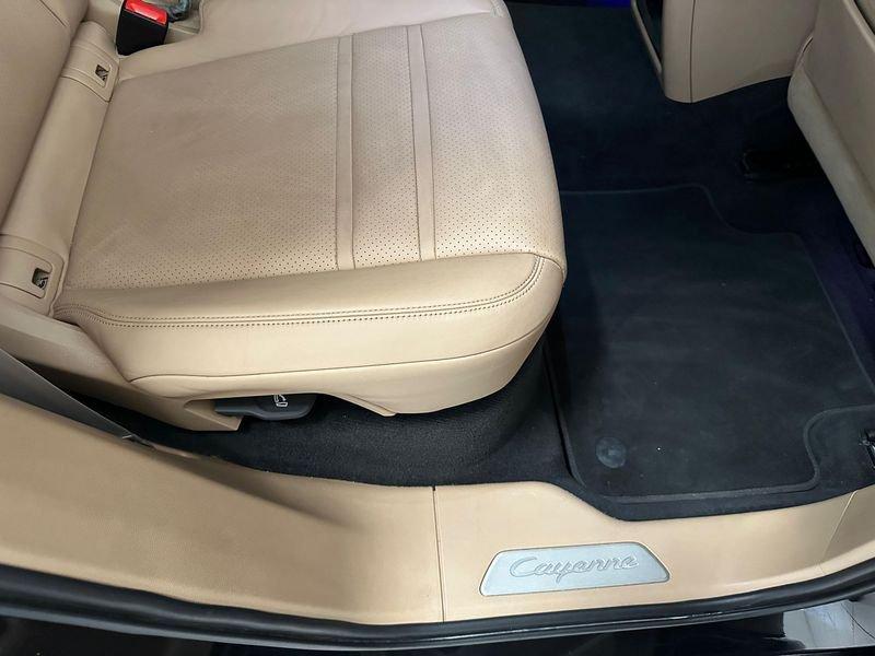 Porsche Cayenne Cayenne 3.0 V6 E-Hybrid Platinum Edition