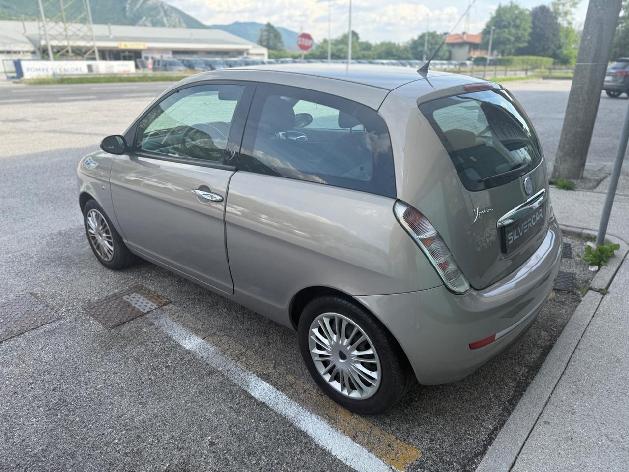 Lancia Ypsilon 1.2 - Ok Neopatentati