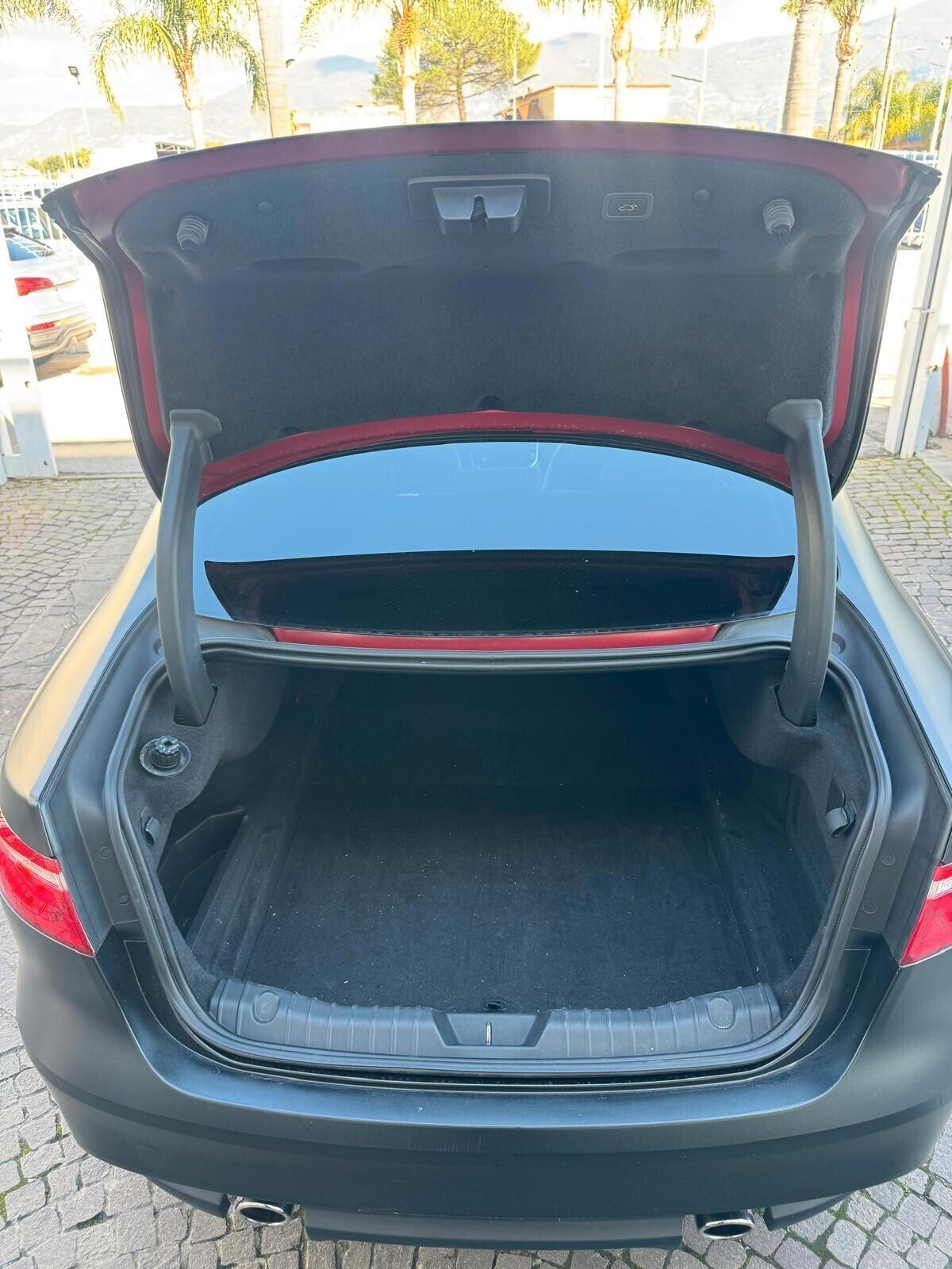 Jaguar XF 3.0 D V6 300 CV cambio automatico Prestige