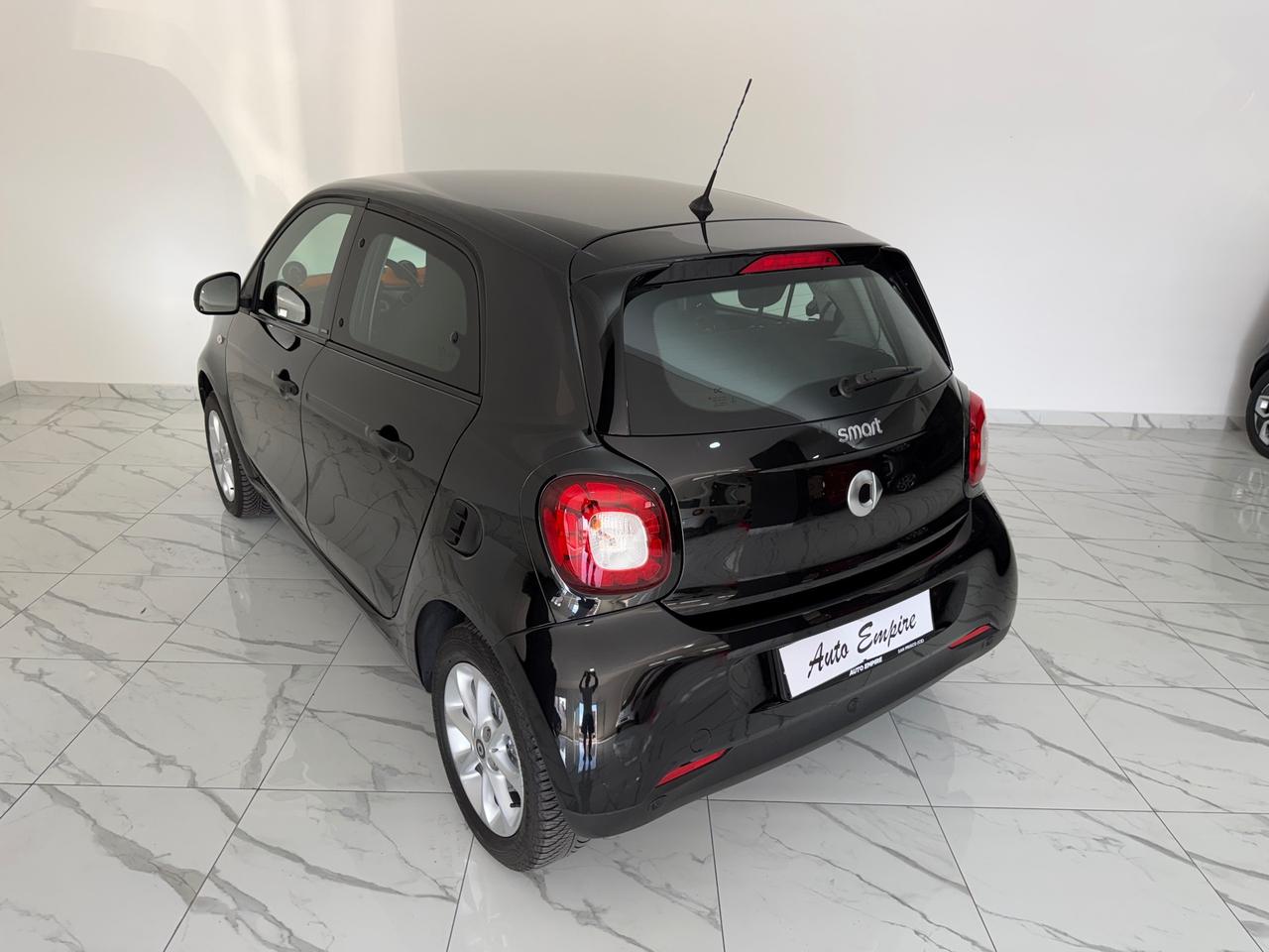 SMART FORFOUR PASSION 90 CV AUTOMATICA/LED/NAVIGATORE