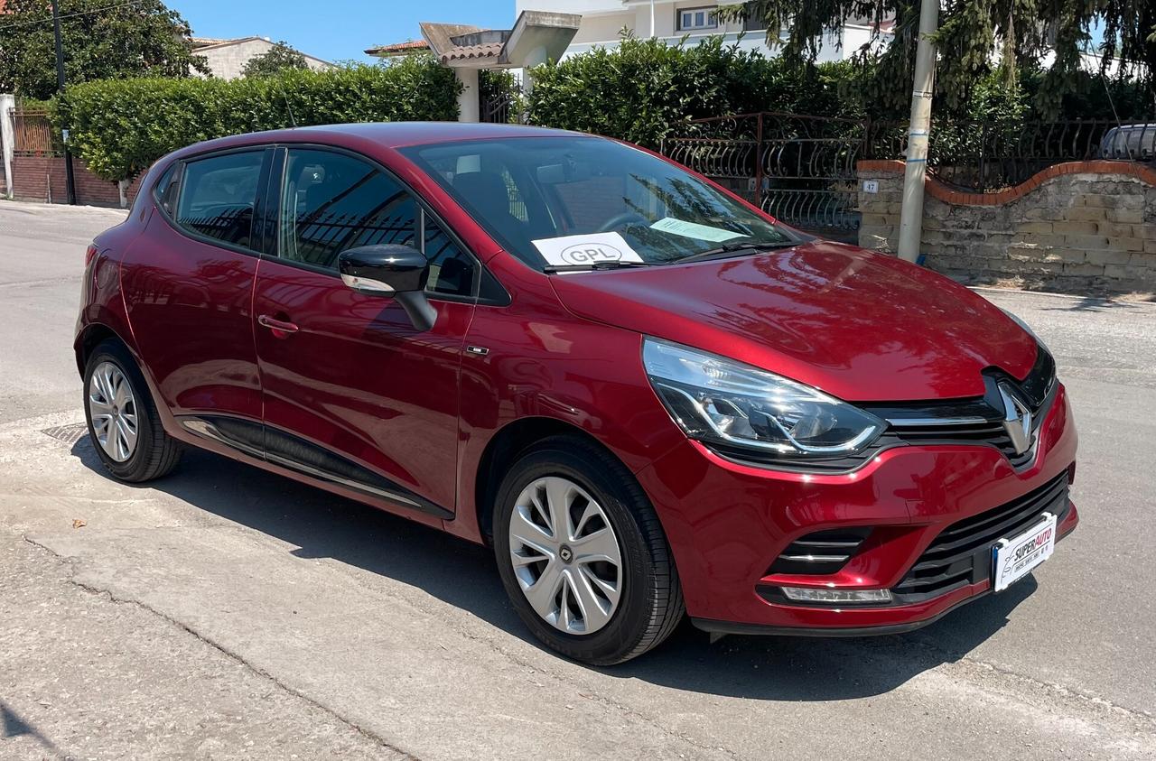 RENAULT Clio TCe 12V 90 CV GPL MOSCHINO LIFE