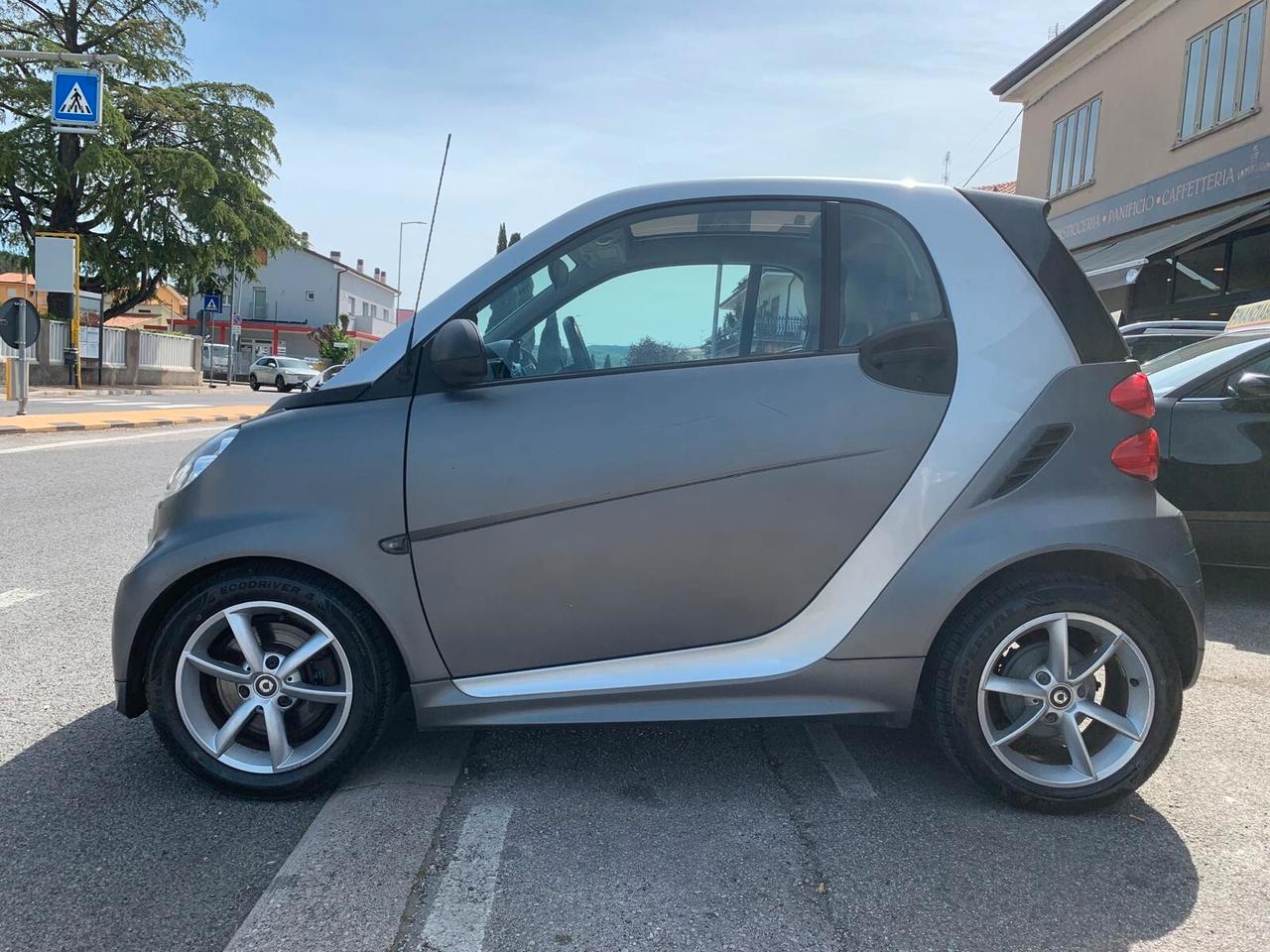 Smart ForTwo 1000 52 kW MHD coupé passion