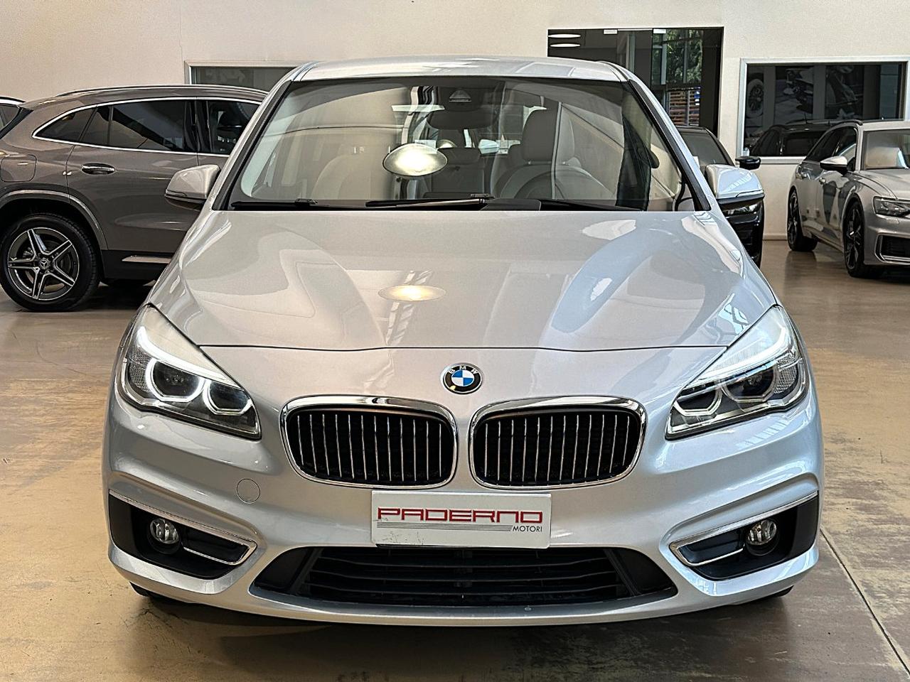BMW 216 d Active Tourer Luxury Auto - LED - 17" - Pelle - Navi