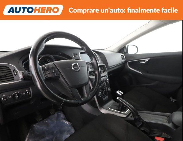 VOLVO V40 D2